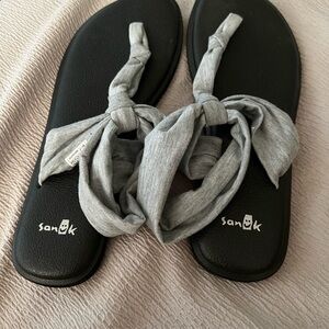Sanuk Casual Gray and Black Sandals